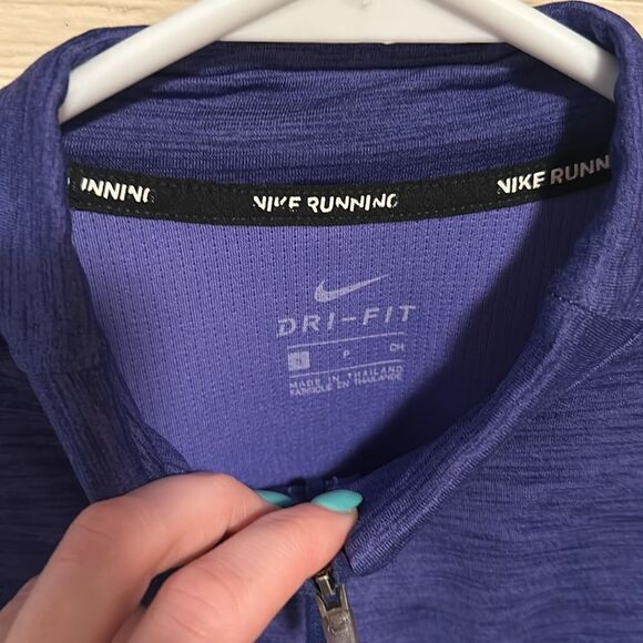 Nike Dri fit running top - Picture 3 of 5